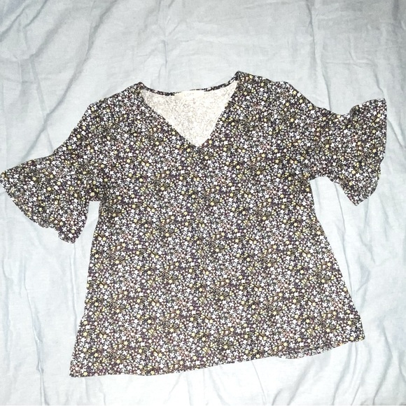 LOFT Floral Flutter Sleeve V-Neck Blouse Women’s Medium tops - Picture 2 of 9